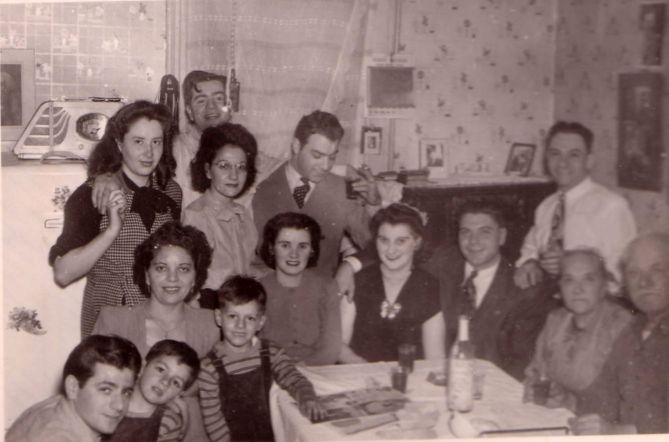 Family gathering with the Cavallone and Rispoli families, about 1945